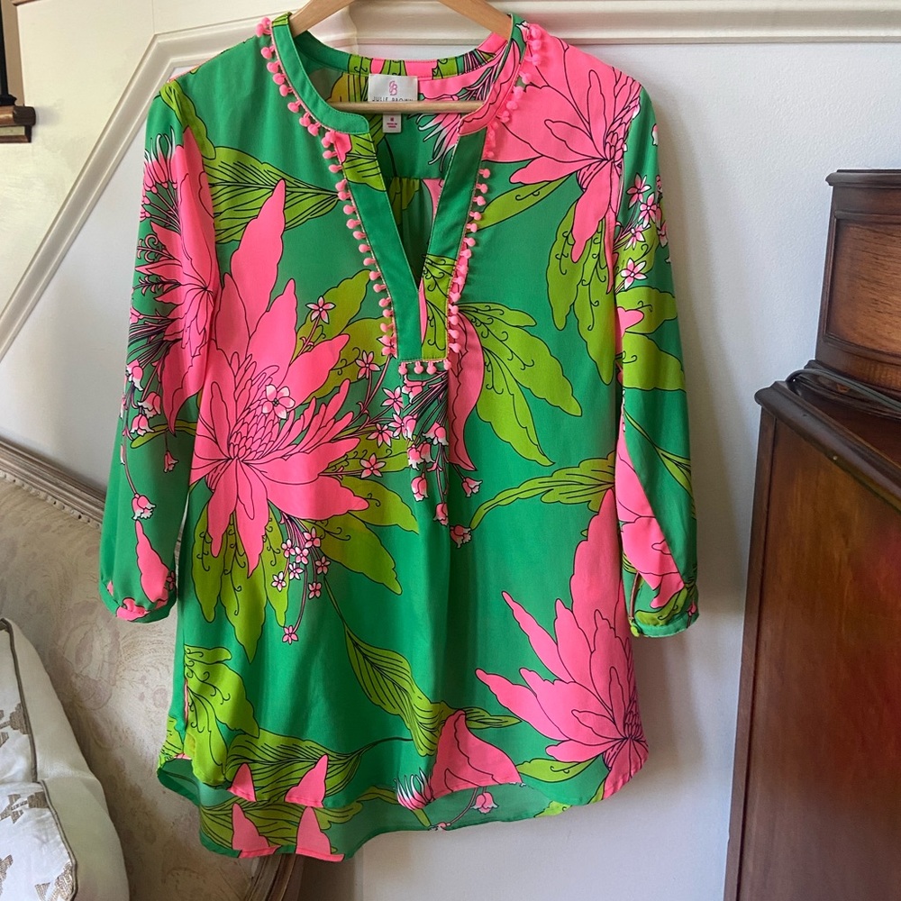 Julie Brown top
